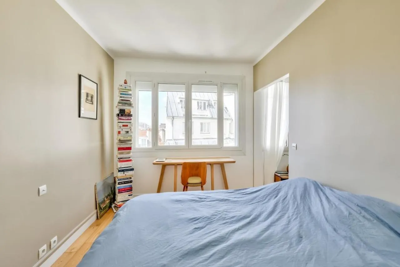 Sober Apartment For 2 People - Paris 12E France